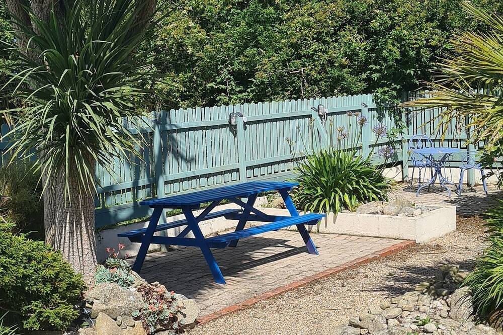 Petite Maison Proche Bourg et à 4km des Plages de Sable Blanc in Cléder, Ceinture Dorée