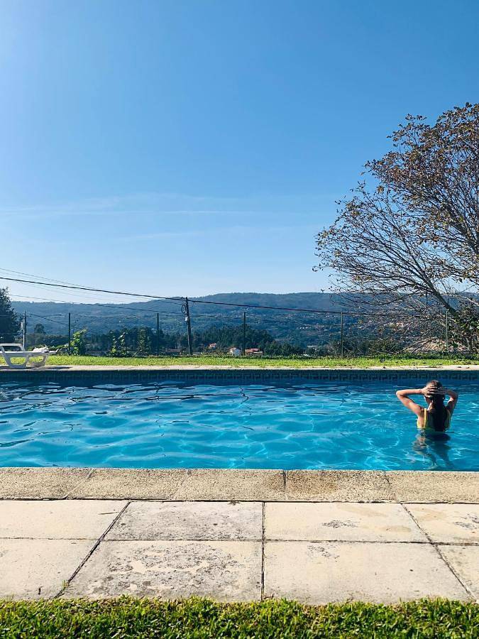 Paraíso no campo - 10pax, com piscina, vistas montanha e vinhas in Vila Boa do Bispo, Distrito do Porto