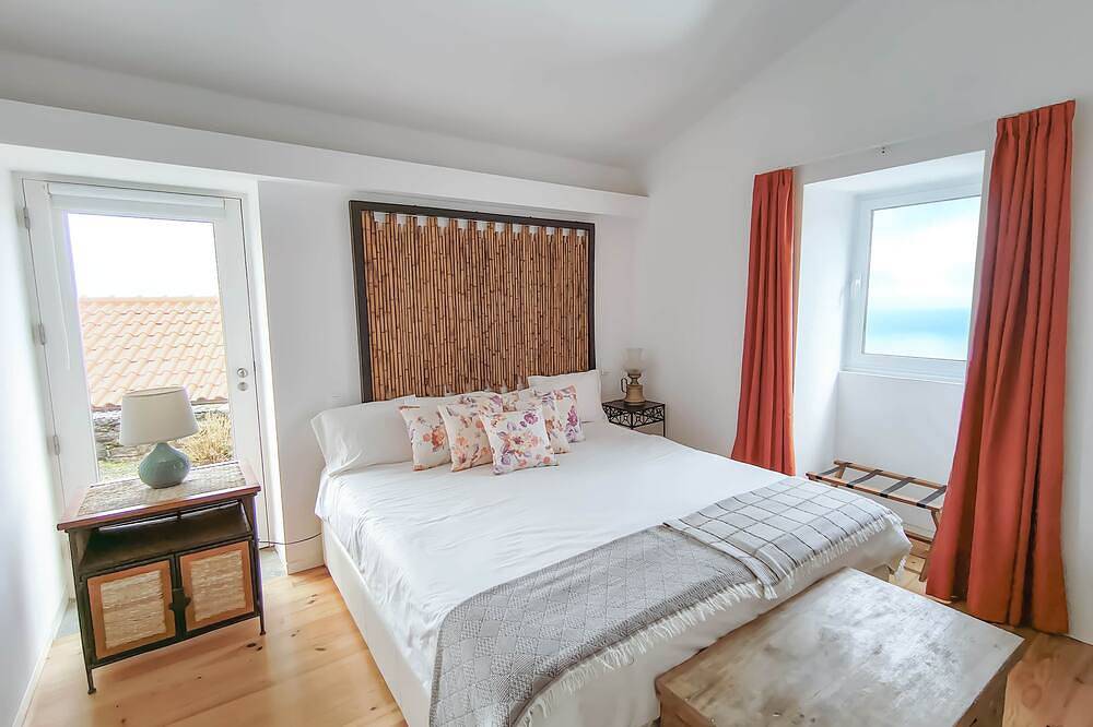 A mountain retreat for those who want to linger - over a book or a glass of wine in São Miguel Island, Nordeste