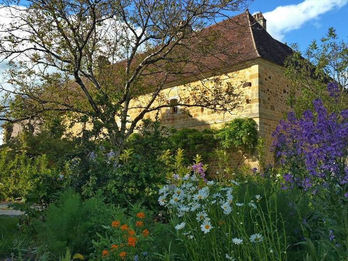 Location de vacances pour 9 personnes, avec vue et sauna ainsi que jardin et piscine à Cénac-et-Saint-Julien - 2