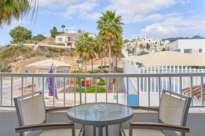 Apartahotel para 3 personas, con balcón y jardín en Costa del Sol