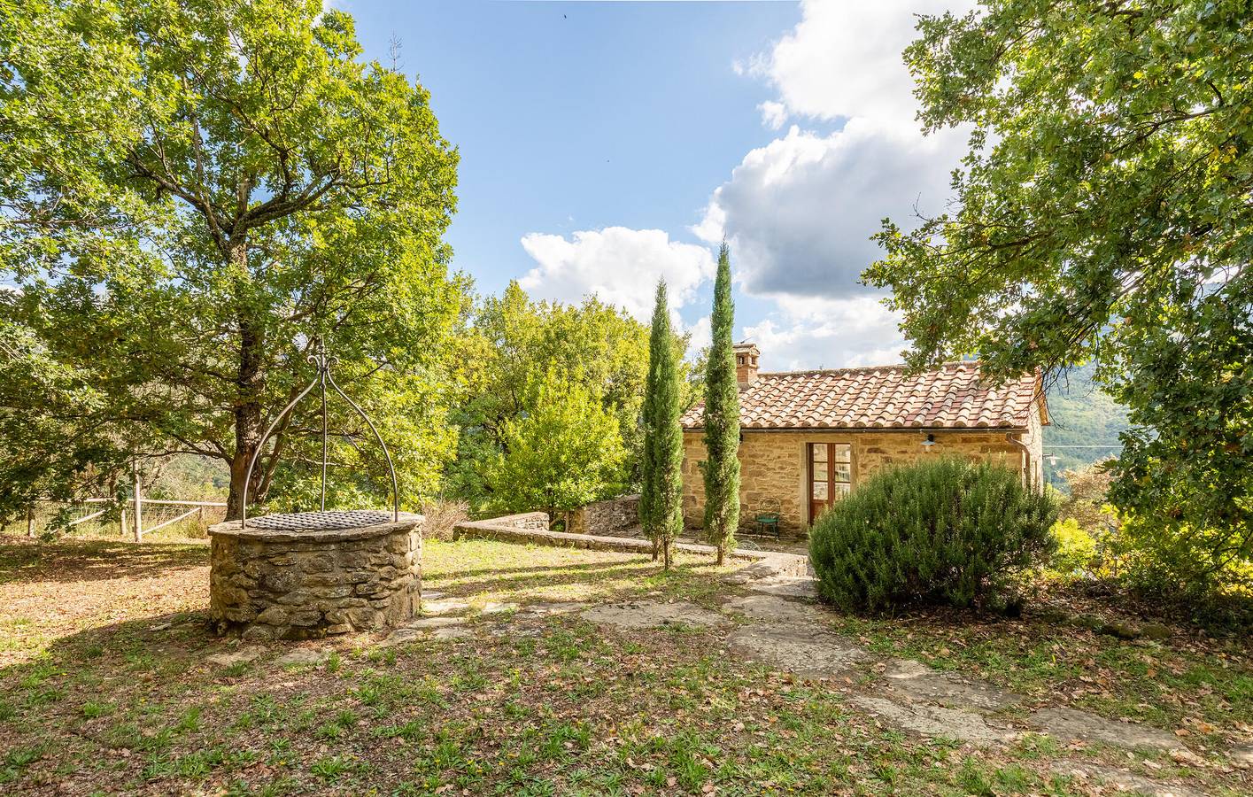Moderne villa met zwembad en tuin in Provincie Arezzo