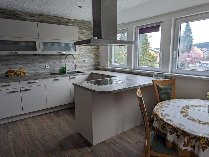 Ferienwohnung für 4 Personen, mit Balkon und Whirlpool sowie Garten und Ausblick