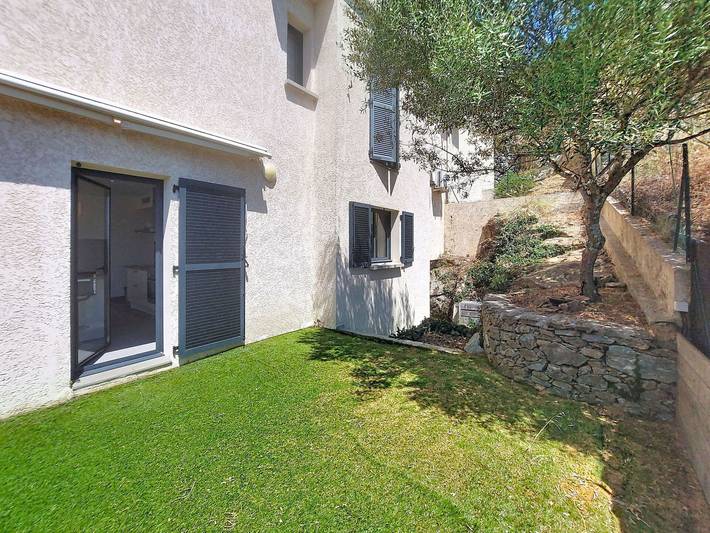Gîte pour 2 personnes, avec Terrasse et Jardin à Santa-Maria-di-Lota - 2