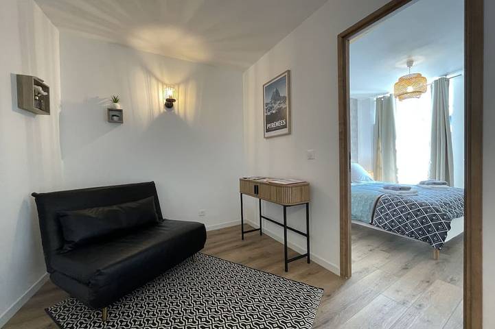 Appartement entier, Gîte Ô Pyrénées spacieux et confortable quartier historique Oloron Sainte Marie in Oloron-Sainte-Marie, Béarn