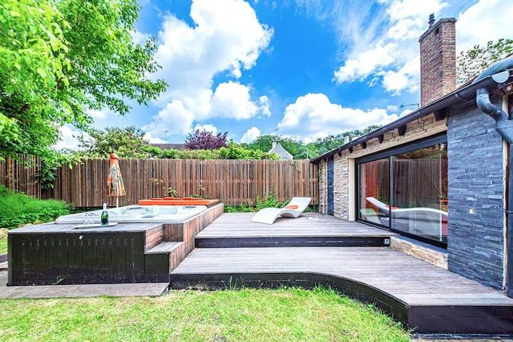 Gîte pour 11 personnes, avec jacuzzi et jardin à Marcoussis