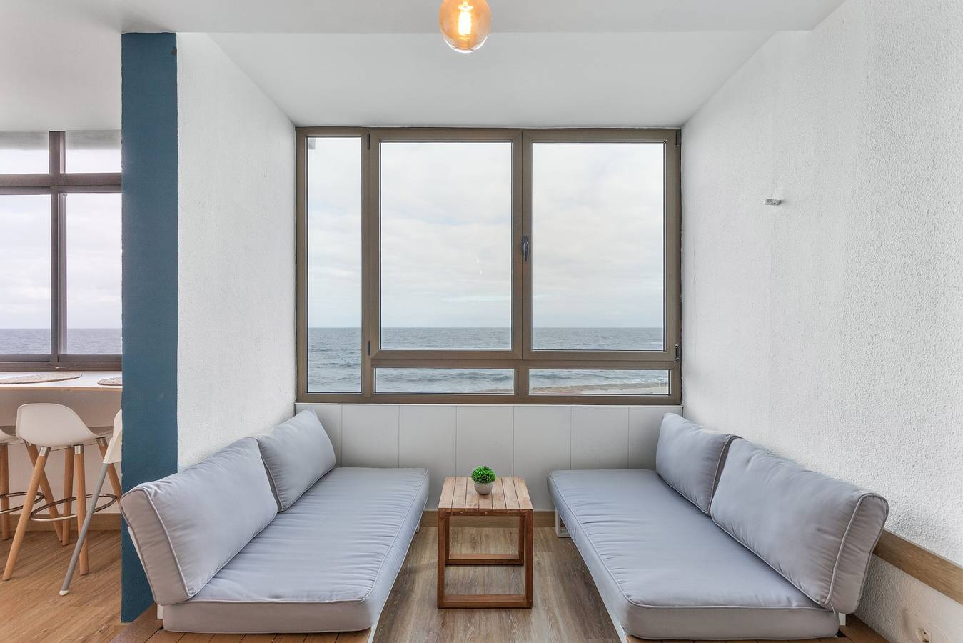 Apartamento entero, Apartamento de vacaciones 'Casa Adrimar' con vistas al mar, piscina compartida y Wi-Fi in El Pagador, Moya