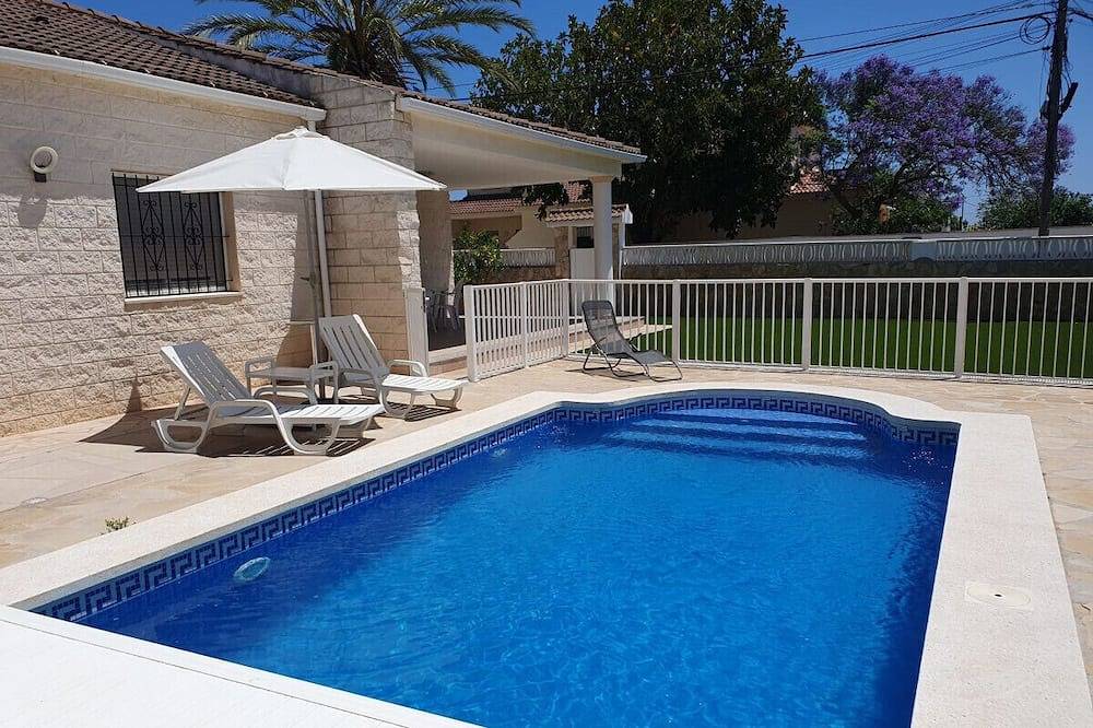 Villa Mit Schwimmbad Privatpool 8 Menschen 450 M. Strand In Vinaroz in Vinaròs, Costa del Azahar