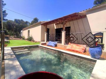 Cottage pour 8 personnes, avec jacuzzi ainsi que piscine et jardin à Montséret