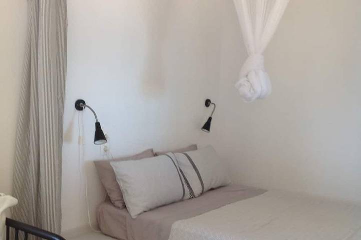 Location de vacances pour 2 personnes, avec jardin et terrasse à Koróni - 2