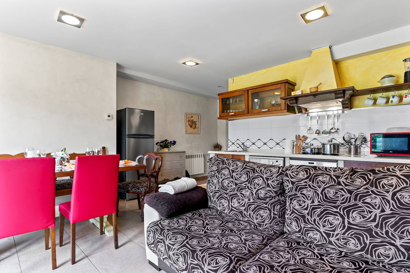 Ganze Wohnung, Ferienwohnung 'La Llosa' mit Bergblick, privater Terrasse und Wlan in Carreño, Costa Verde (Spanien)
