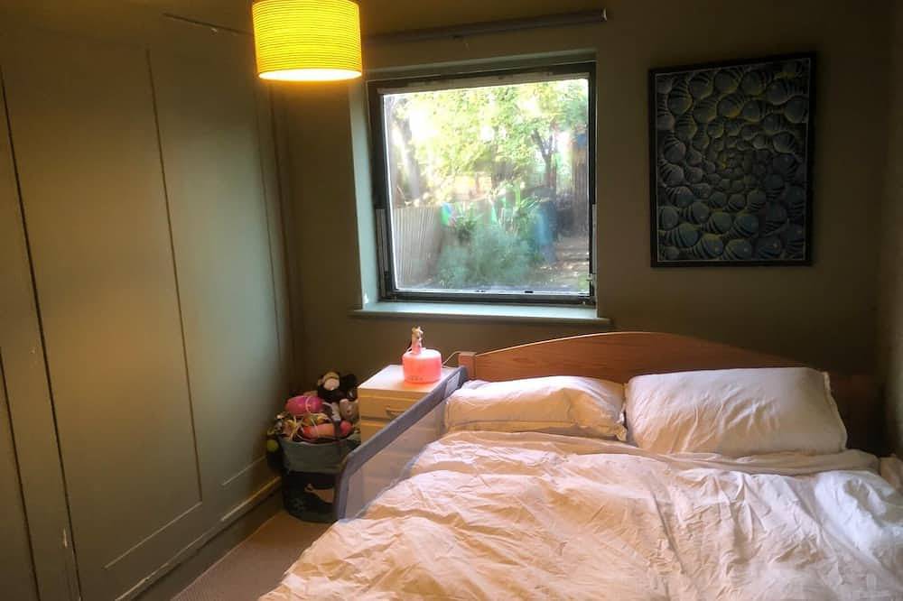 Ganze Wohnung, Helle und luftige Gartenwohnung in Brent, London