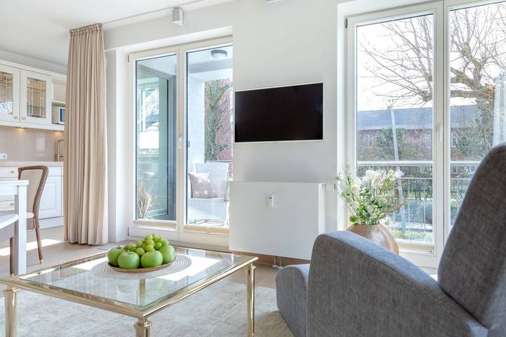 Ganze Wohnung, Top Citylage: Sehr komfortable, helle 2-Zimmerwohnunhg mit Balkon u. Stellplatz in Westerland, Sylt (Gemeinde)