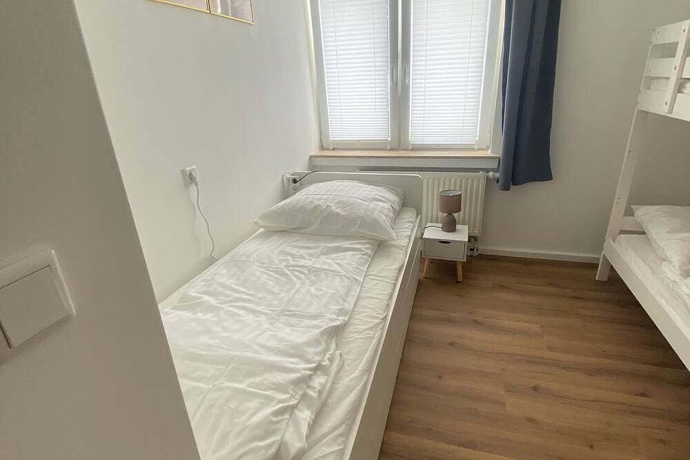 Familienfreundlich mit Garten & Privaten Parkplatz Monteure & Gruppen geeignet in Oldenburg, Niedersachsen