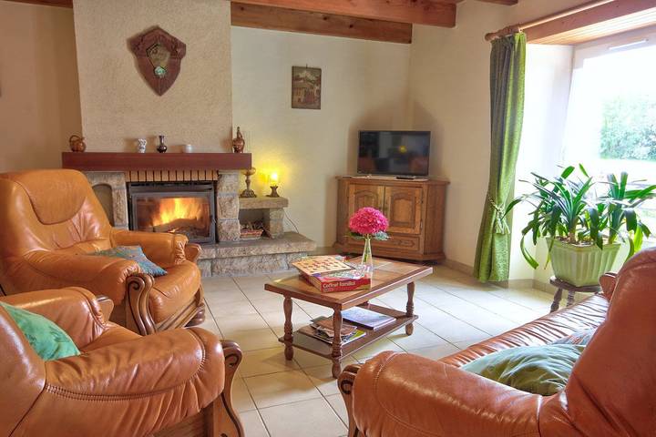 Gîte pour 6 personnes, avec jardin et terrasse à Plomodiern - 4