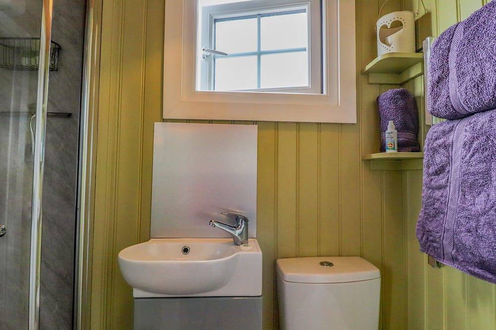 Heather Hut At Copy House Hideaway, pet friendly in Earby in Lancashire