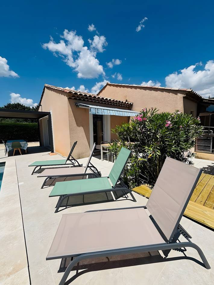 Villa Maste : vue montagne, Wi-Fi, climatisation, piscine privée in Aups, Région de Brignoles