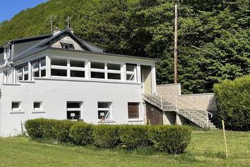 Gîte pour 14 personnes, avec jardin à Revin