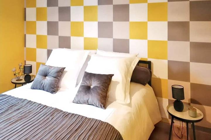 Location de vacances pour 9 personnes, avec jardin dans La Chapelle-Saint-Martin-en-Plaine - 3