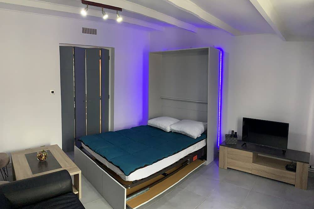 Waterfront vacation home in Port-de-Bouc, Istres region