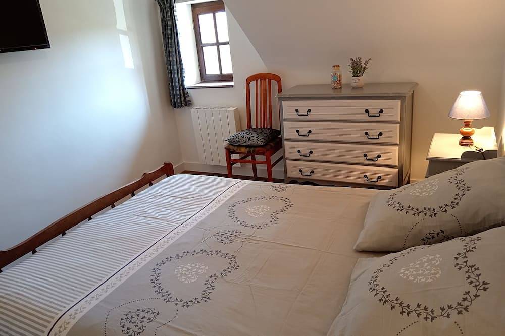 Cottage in the heart of the village of Kerascoët. in Névez, Côte de Cornouaille