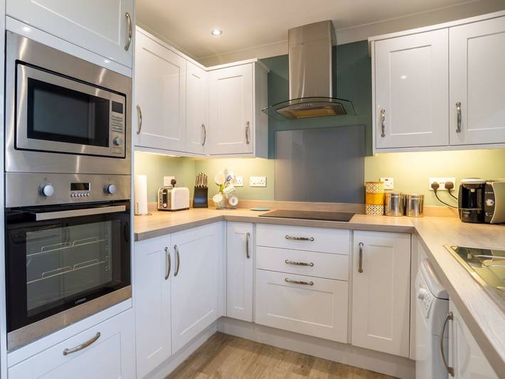 Bungalow for 5 people, with Terrace and Garden as well as View in Cornwall
