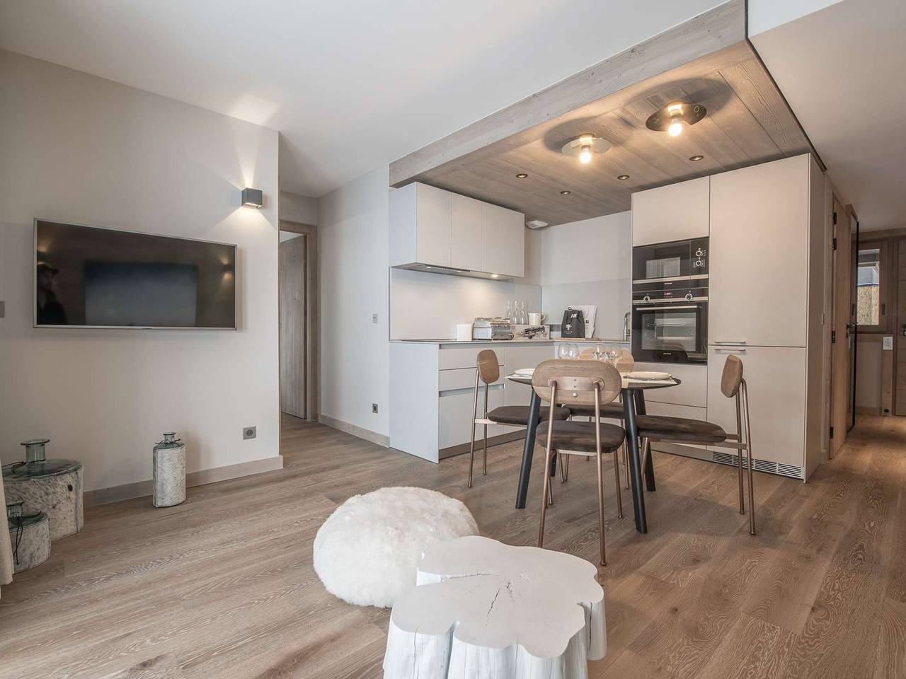 Appartement entier, Charmant appart à Courchevel Village, proche pistes, 2 ch, Spa & Wifi in Saint-Bon-Tarentaise, Les Trois Vallées