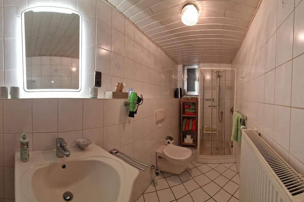 Ganze Wohnung, Ferienwohnung Zum Findling - Appartement/Fewo, Dusche und Wc, 1 Schlafrau in Osburg, Landkreis Trier-Saarburg