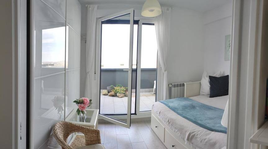 Apartamento para 2 personas, con terraza y vistas, Se admiten mascotas en Irún