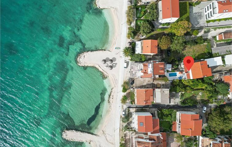 Charming Sea View Apartment with Pool & Terrace, 1.5km from Beach in Podstrana, Split-Dalmatia