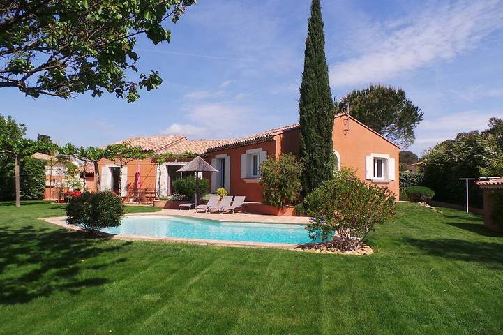 Villa pour 6 personnes, avec Jacuzzi ainsi que Terrasse et Jardin à La Crau