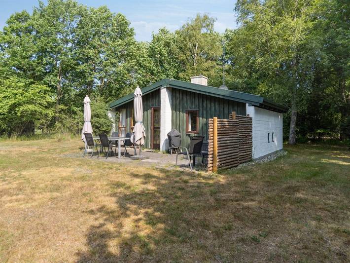 Ferieudlejning for 4 personer, med Terrasse på Læsø