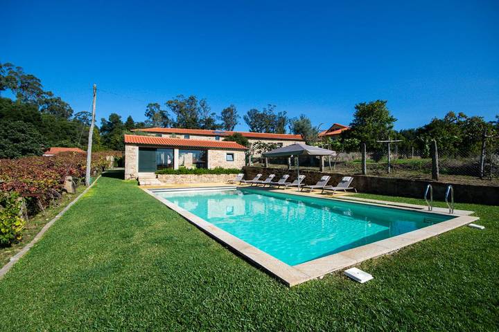 Casa de férias para 14 pessoas, com jardim e terraço em Paredes de Coura