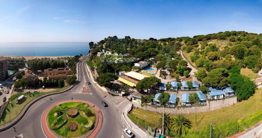 Camping für 5 Personen, mit Terrasse und Garten sowie Pool und Sauna in Calella