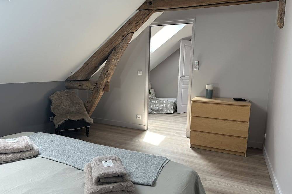 La maison du Chablisien-Gîte-Premium-Baño con ducha-Terraza in Chablis (Yonne), Auxerre region