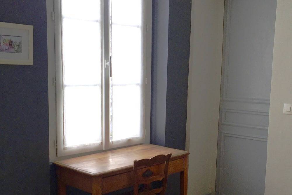 Apartamento entero, Bonita casa de campo, luminosa y tranquila cerca del Rer cerca de París 2,4ou6 pers<br> in Fontenay-sous-Bois, Valle del Marne