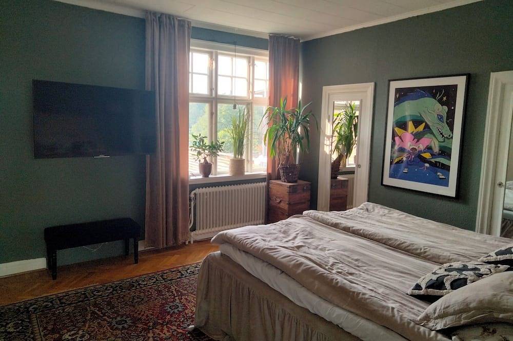 Ganze Wohnung, Cozy accommodation 600 meters from the center of Halmstad. View towards the water. in Halmstad, Halland