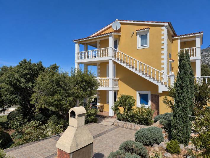 Ferienwohnung für 2 Personen, mit Balkon und Terrasse sowie Garten