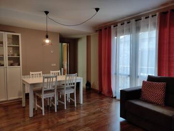 Apartamento para 4 personas, con vistas y balcón en Boltaña