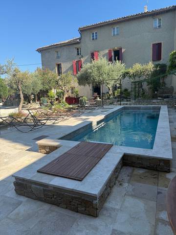 Gite dans les vignes Le Borie au Mas des Armouriers, avec piscine