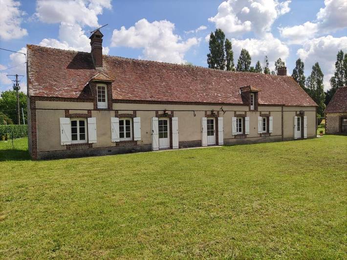Location de vacances pour 15 personnes, avec Terrasse ainsi que Jardin et Piscine à Maillebois