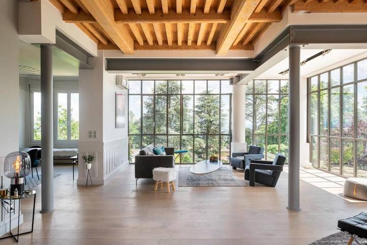 Location de vacances pour 9 personnes, avec jardin ainsi que terrasse et piscine à Saint-Cyr-au-Mont-d'Or - 2