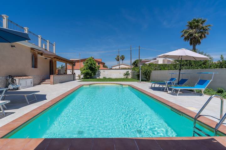 Appartamento per 4 persone, con Balcone e Giardino a Siracusa