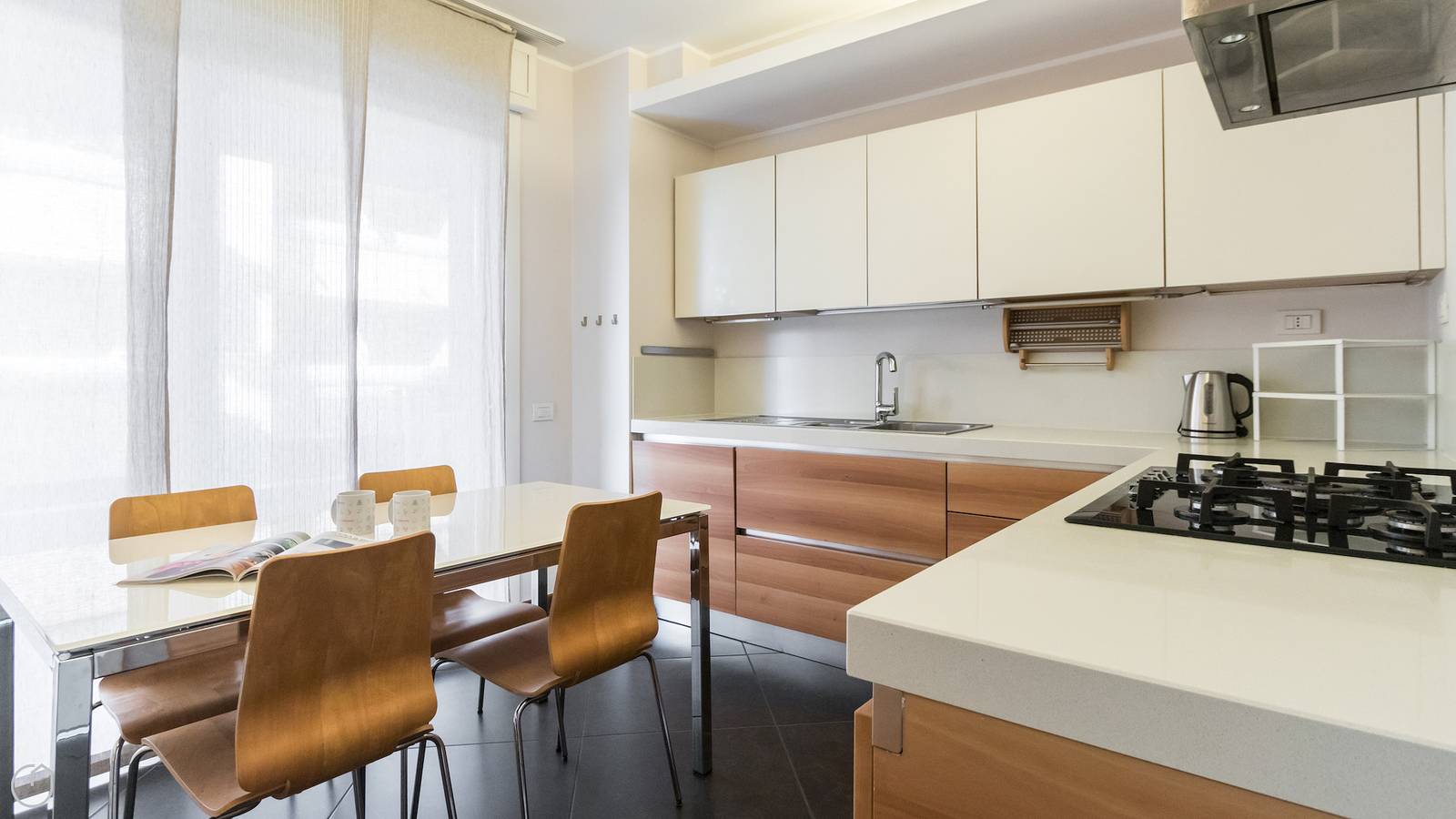 Appartamento intero, Cavour 75 in Cernusco sul Naviglio, Provincia di Milano