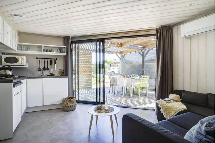 Camping pour 7 personnes, avec jardin ainsi que piscine et terrasse, animaux acceptés à Portiragnes - 4