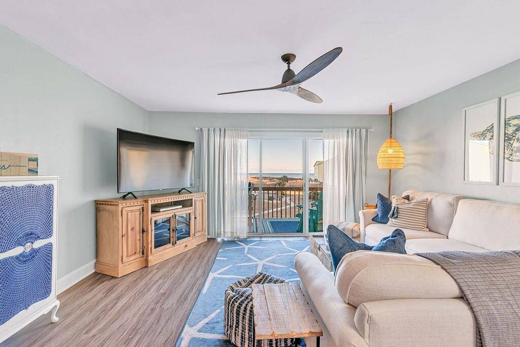 Ganze Wohnung, Recently renovated condo with beautiful view in perfect location. in Surf City, Topsail Island