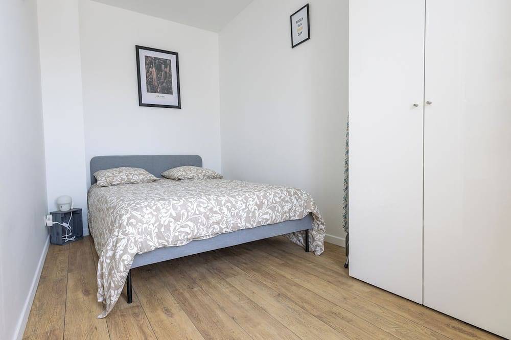 Ganze Wohnung, Apartment 450 m from Rer C station and 3 km from the airport in Orly (Île de France), Val-de-Marne