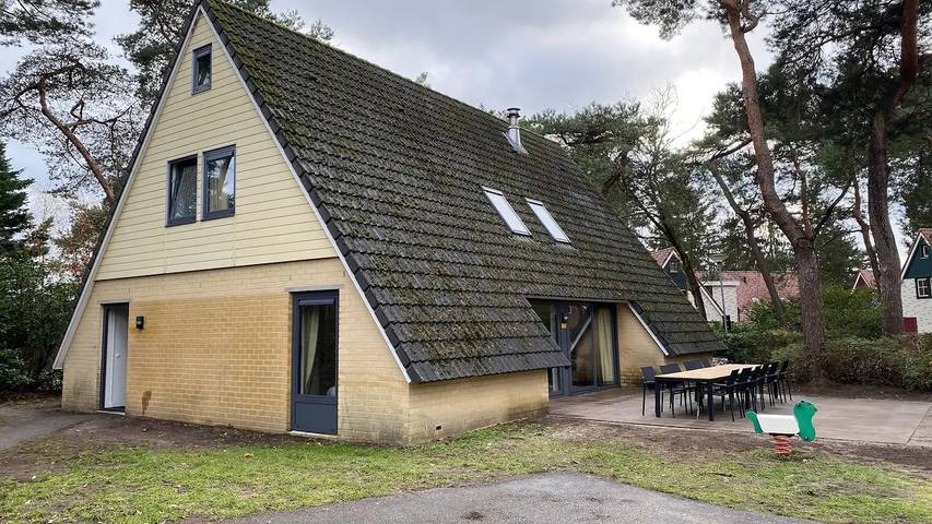 Vakantiehuis voor 14 personen, met tuin en zwembad in Oosterhout