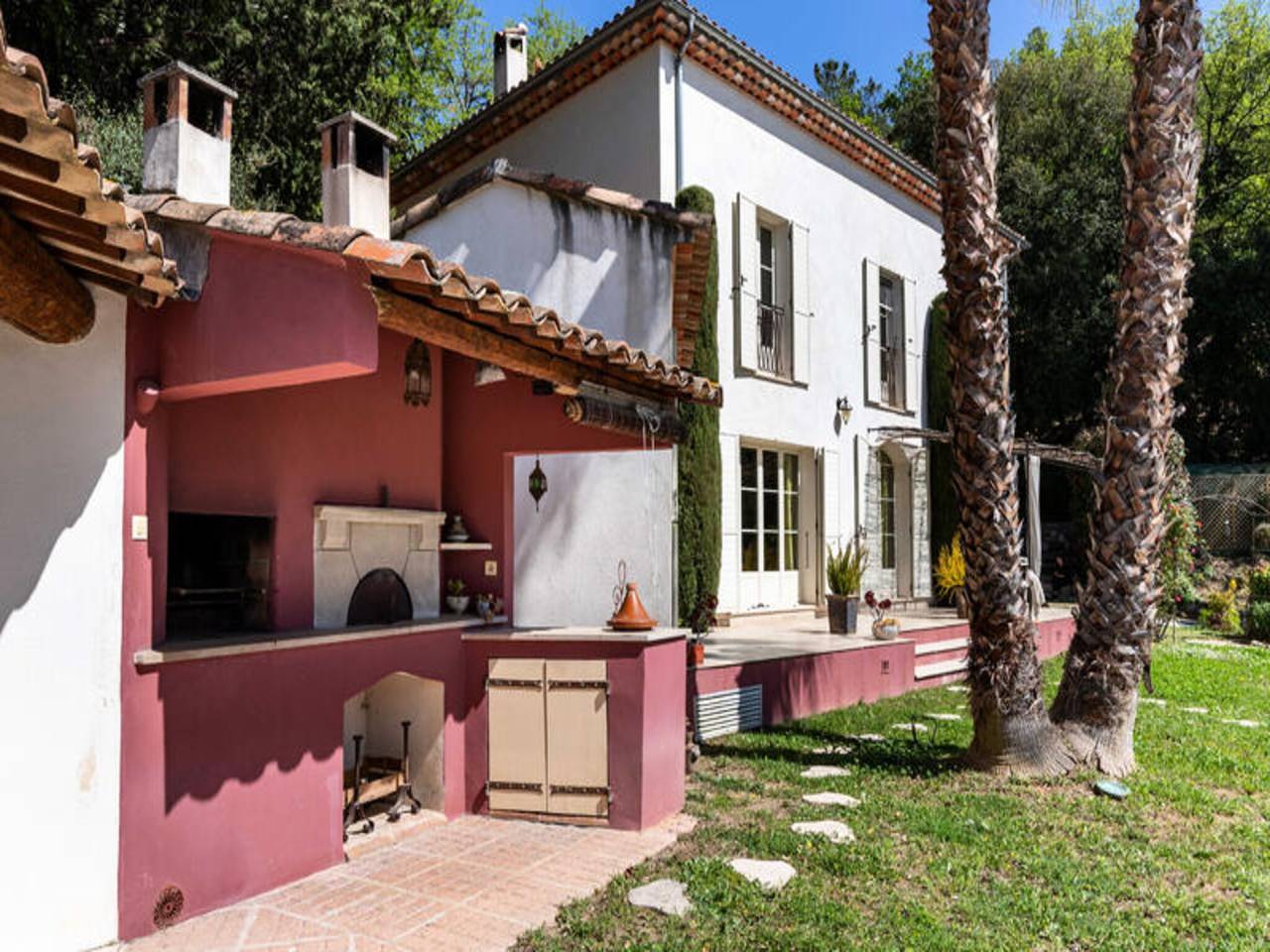 Appartement entier, Villa near Nice with Pool and Garden in Saint-Martin-du-Var, Région de Nice