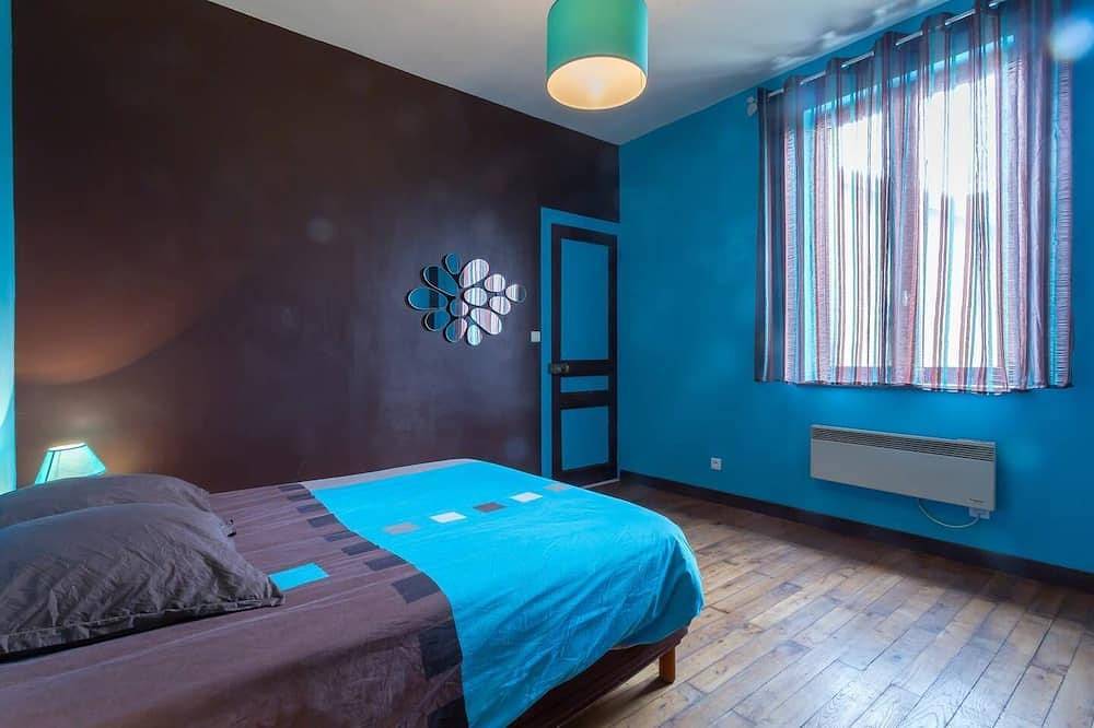 Maison cozy avec jardin, parking, métro, quartier calme in Vénissieux, Lyon et ses environs